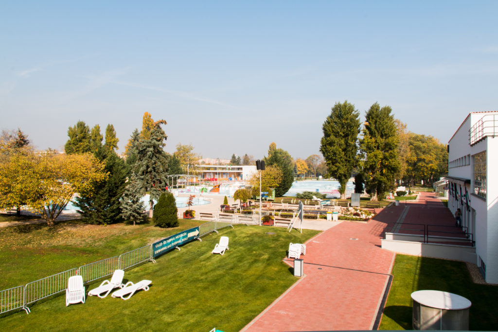 Budapest Thermal Baths, Palatinus Baths, Landscaping, arboursabroad, outdoor baths