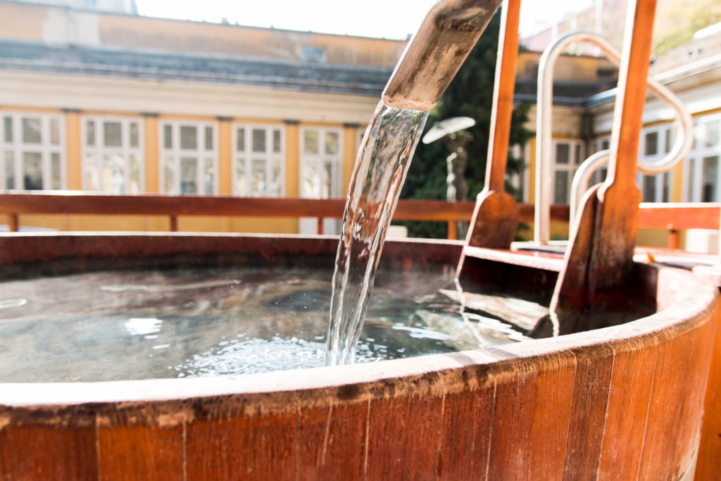 wooden hot tub, wooden bath, Kiraly Baths, arboursabroad, Budapest Thermal Baths