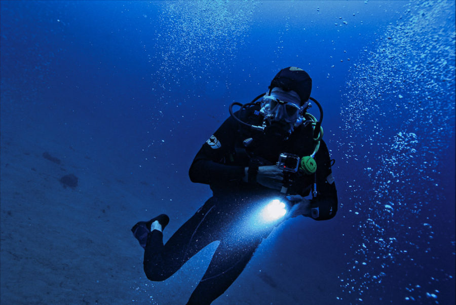 best gopro accessories for diving lights and filters for scuba divers, arboursabroad,