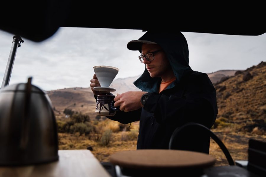 pour over coffee in nature, ArboursAbroad, Vantrails