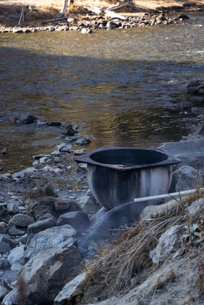 Boat Box Hot Springs, kettle hot spring on the river in Stanley Idaho, arboursabroad